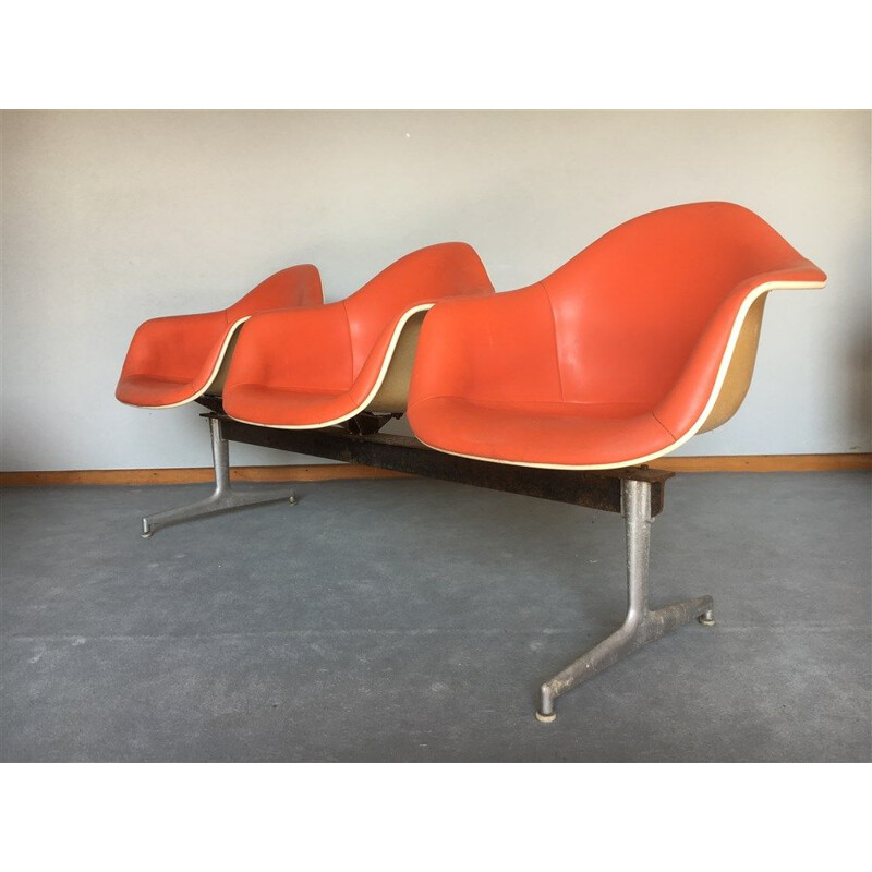 Banco Vintage Herman Miller em fibra de vidro e pele, Charles and Ray EAMES - 1960