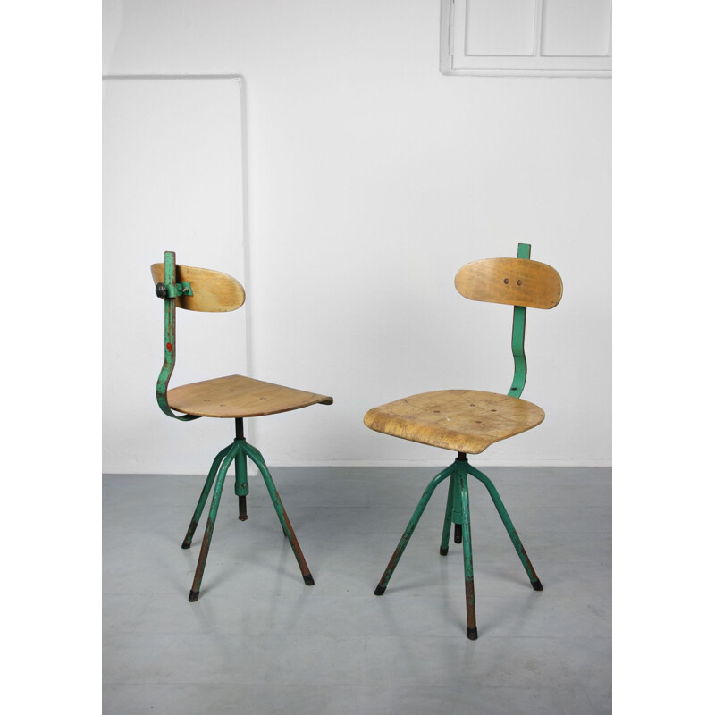 Set of 2 vintage industrial mint green swivel Chairs, 1960s