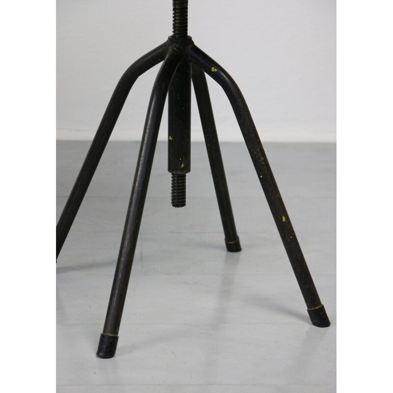 Par de cadeiras giratórias industriais pretas vintage, 1960