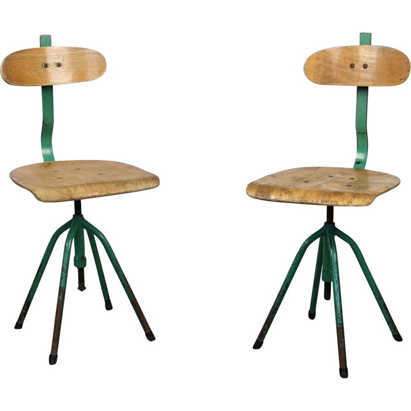 Ensemble de 2 chaises vintage pivotantes vert menthe industrielle, 1960