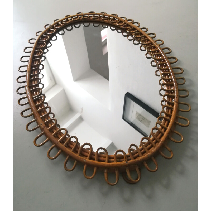 Miroir vintage ovale en rotin en Italie 1960