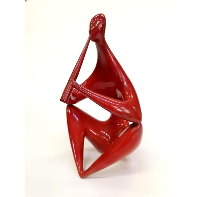 Figure de Porcelaine vintage assise rouge de Zsolnay, 1960