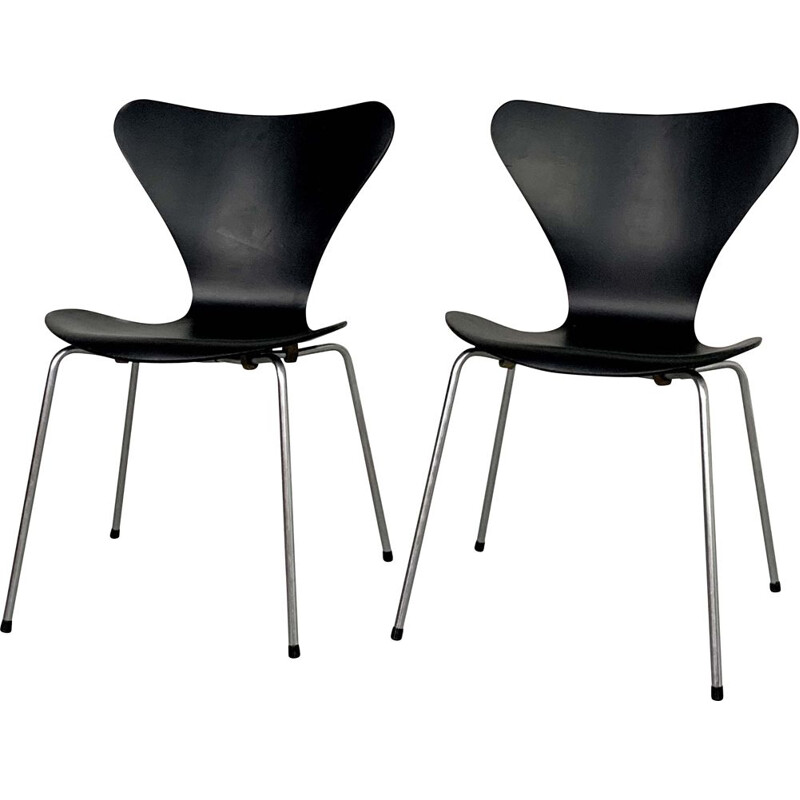 Pair of Butterfly Chairs by Arne Jacobsen for Fritz Hansen, 1950s