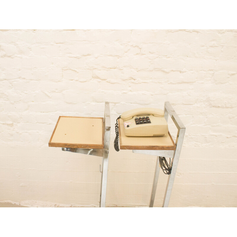 Tavolo telefonico industriale vintage su rotelle