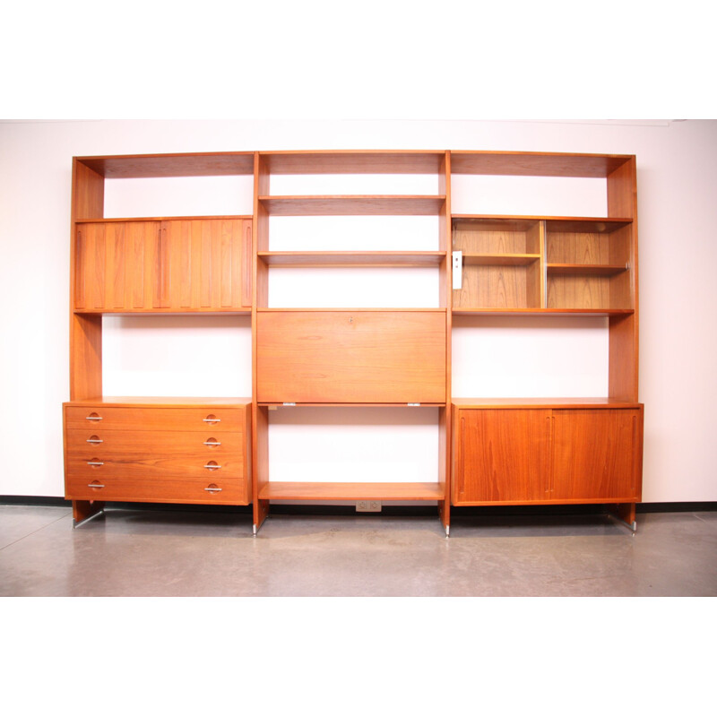 Large Vintage wall systemroom divider in teak - model RY100 - Hans Wegner for Ry Möbler - Denmark - 1960s