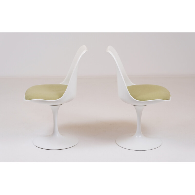 Pair of vintage tulip swivel chairs by Eero Saarinen for Knoll 1980 