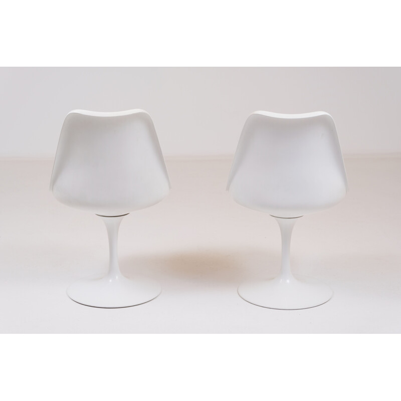 Pair of vintage tulip swivel chairs by Eero Saarinen for Knoll 1980 