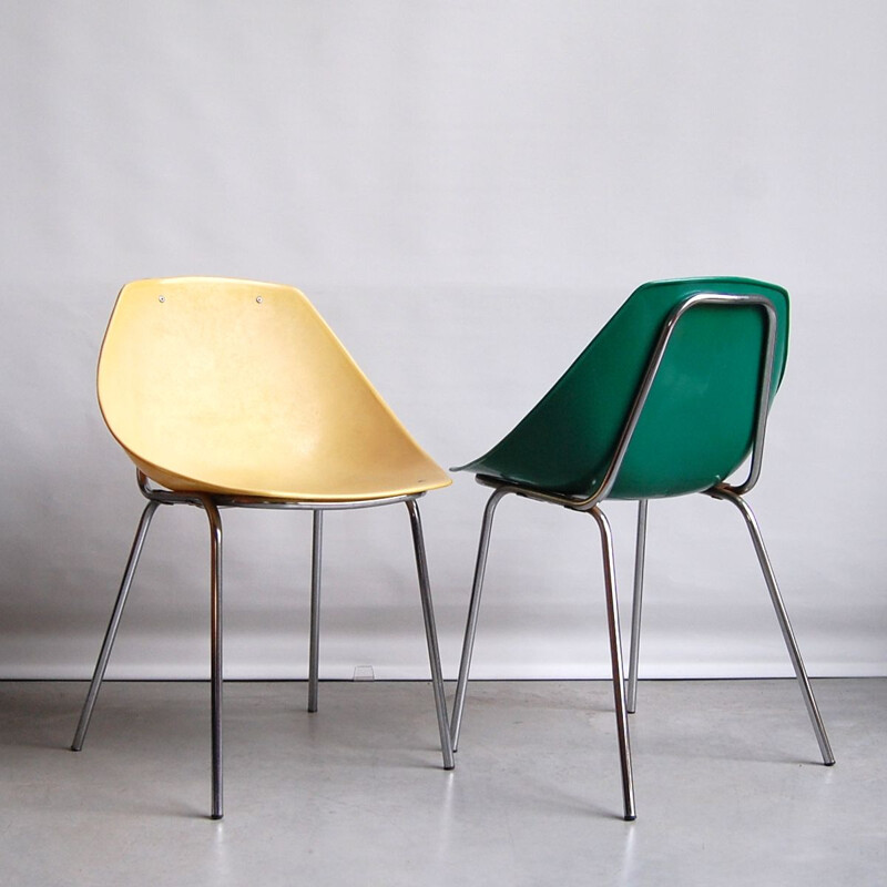 Paire de chaises vintage coquillage par Pierre Guariche pour Meurop