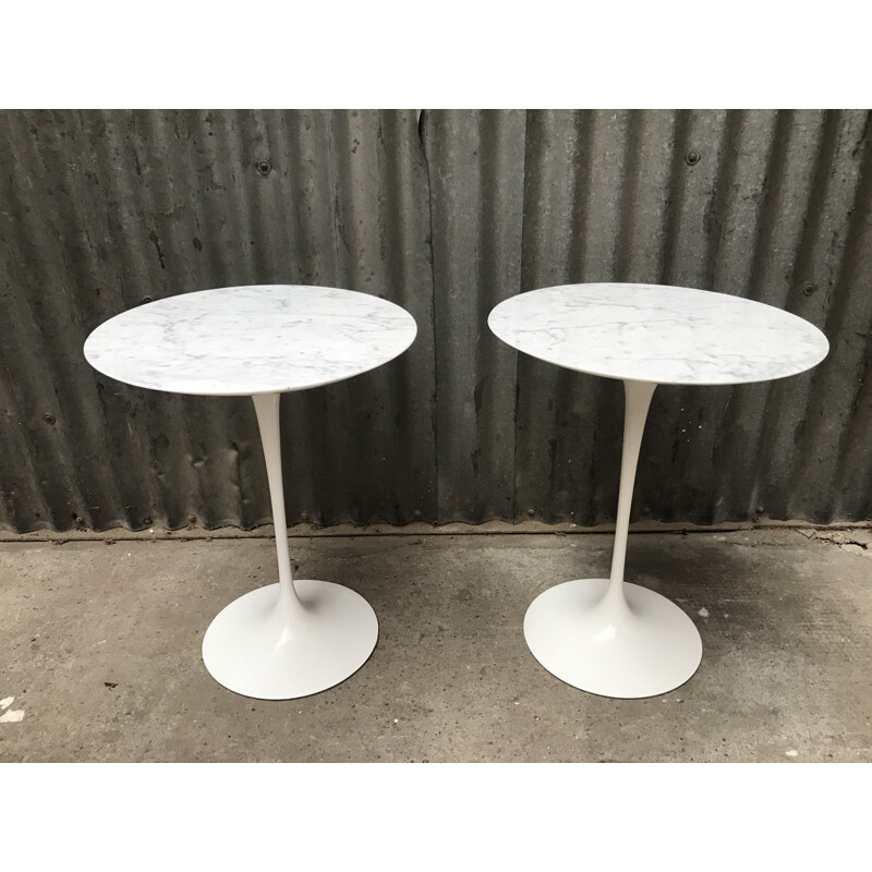 Pair of vintage pedestal table by Knoll international by Eero Saarien 1970