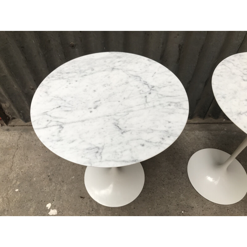 Pair of vintage pedestal table by Knoll international by Eero Saarien 1970