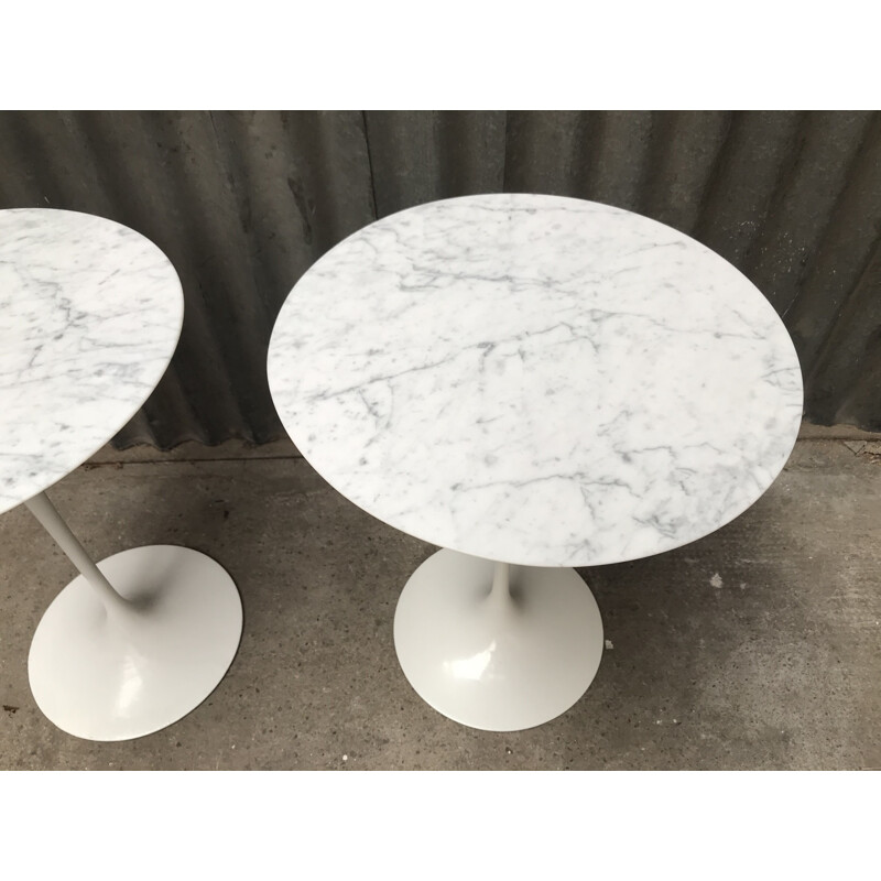 Pair of vintage pedestal table by Knoll international by Eero Saarien 1970