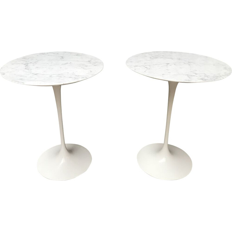 Pair of vintage pedestal table by Knoll international by Eero Saarien 1970