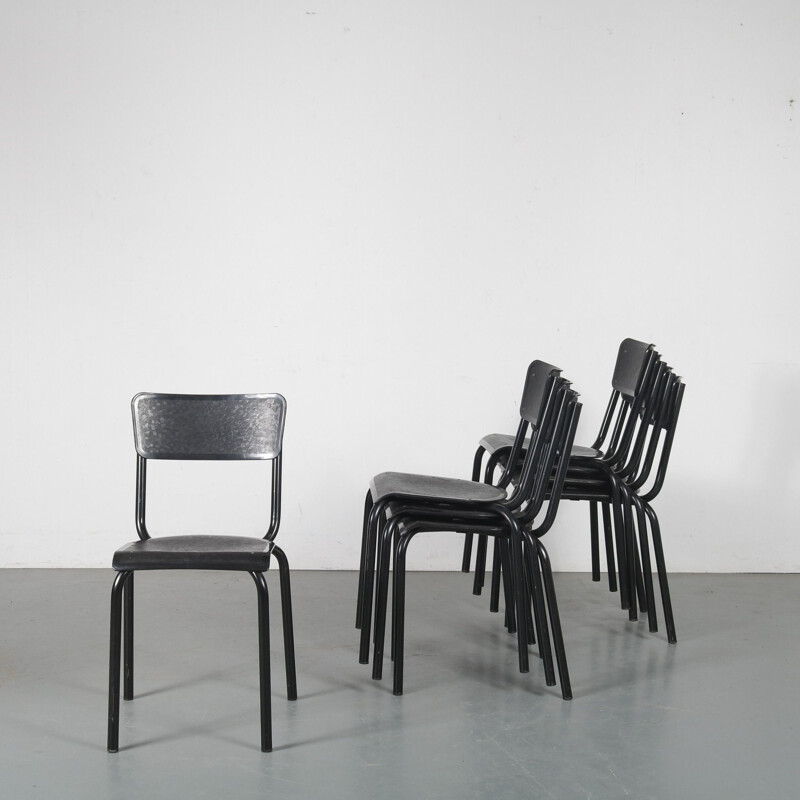 Ensemble de 8 chaises empilables de Pierre Guariche pour Meurop, Belgique 1960 