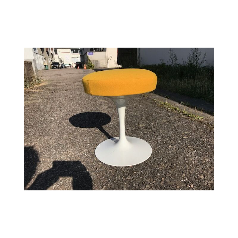 Vintage stool by Eero Saarinen