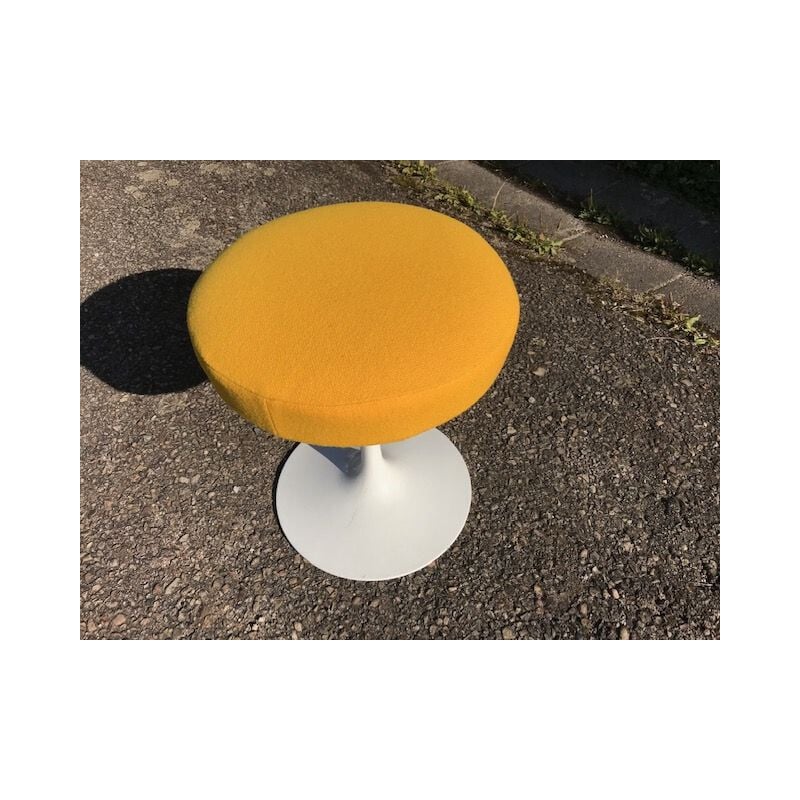 Vintage stool by Eero Saarinen