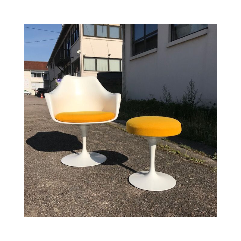 Vintage stool by Eero Saarinen