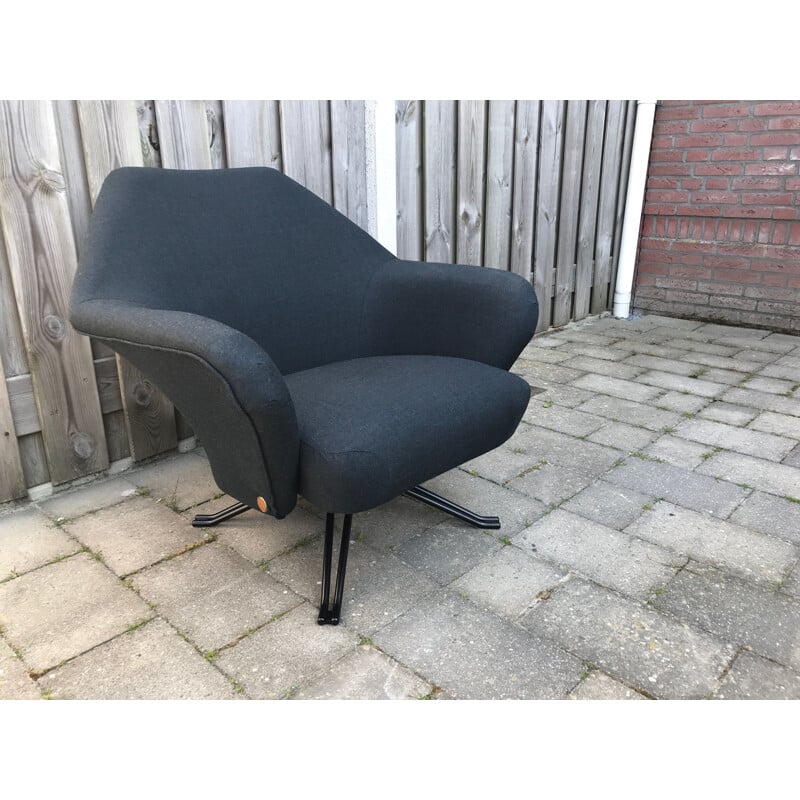 Fauteuil Vintage P32 d'Osvaldo Borsani pour Tecno SpA 1970