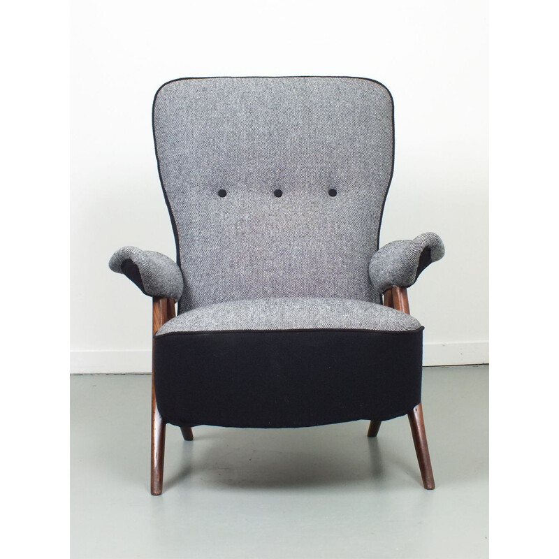 Vintage Armchair Model 107 with wooden hairpin legs by Theo Ruth Artifort