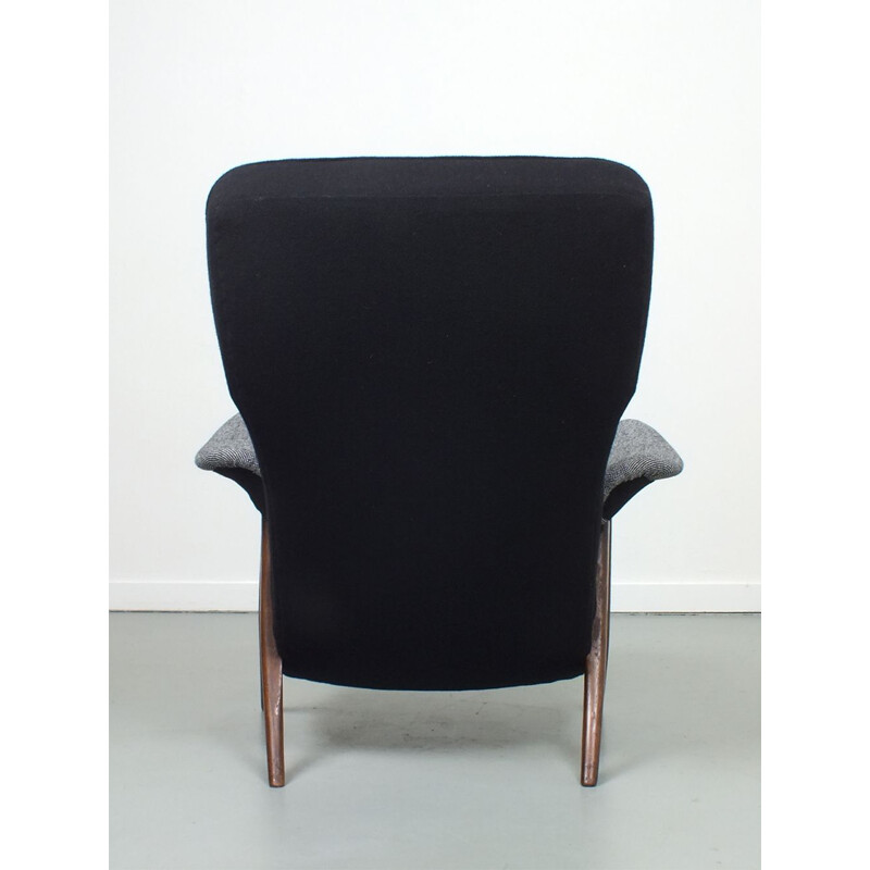 Vintage Armchair Model 107 with wooden hairpin legs by Theo Ruth Artifort