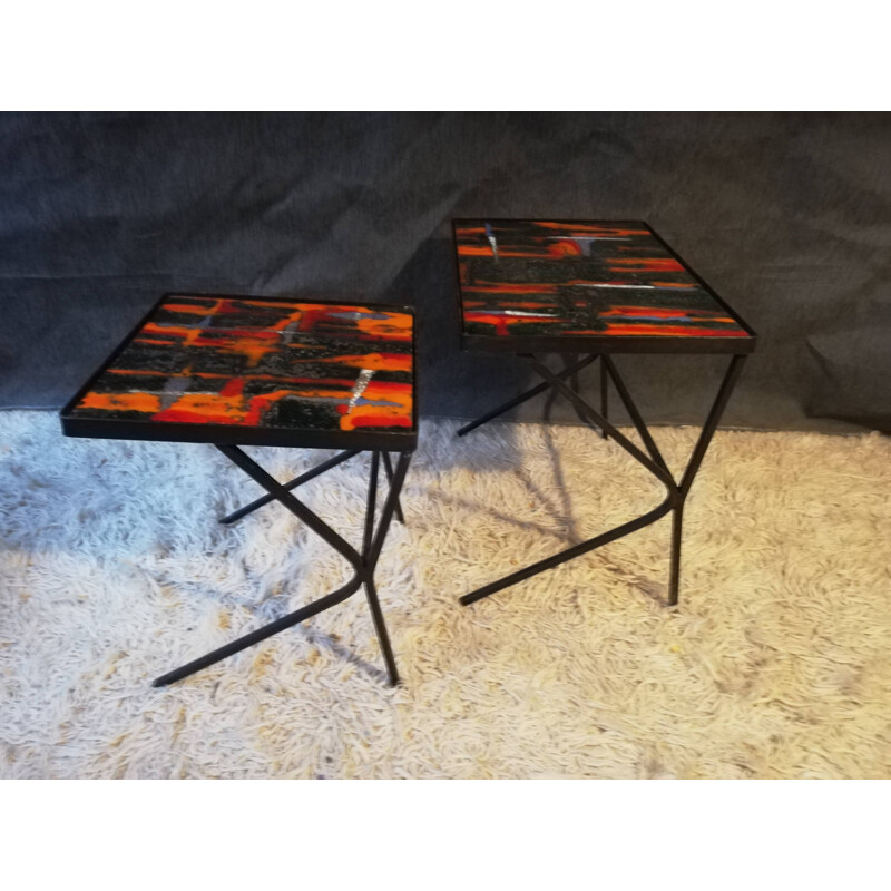 Paire de tables gigogne vintage Cloutier en métal laqué noir asymétrique