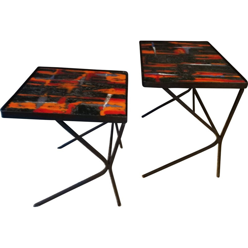 Paire de tables gigogne vintage Cloutier en métal laqué noir asymétrique