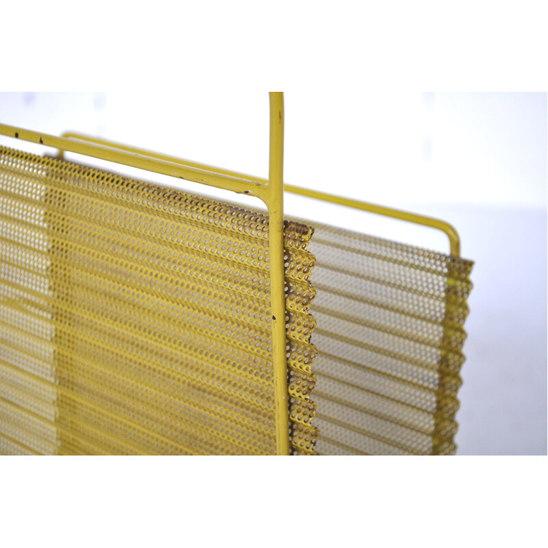 Artimeta Soest magazine rack in yellow metal, M MATEGOT - 1950s