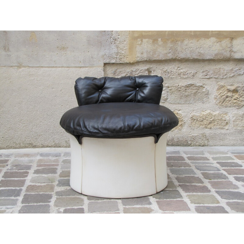 Armchair in fiber glass and black leather - 1970s