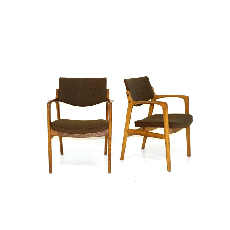 Pair of vintage oak armchairs by Gondo Gravesen Snedkerier, Denmark 1960