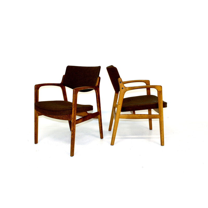 Pair of vintage oak armchairs by Gondo Gravesen Snedkerier, Denmark 1960