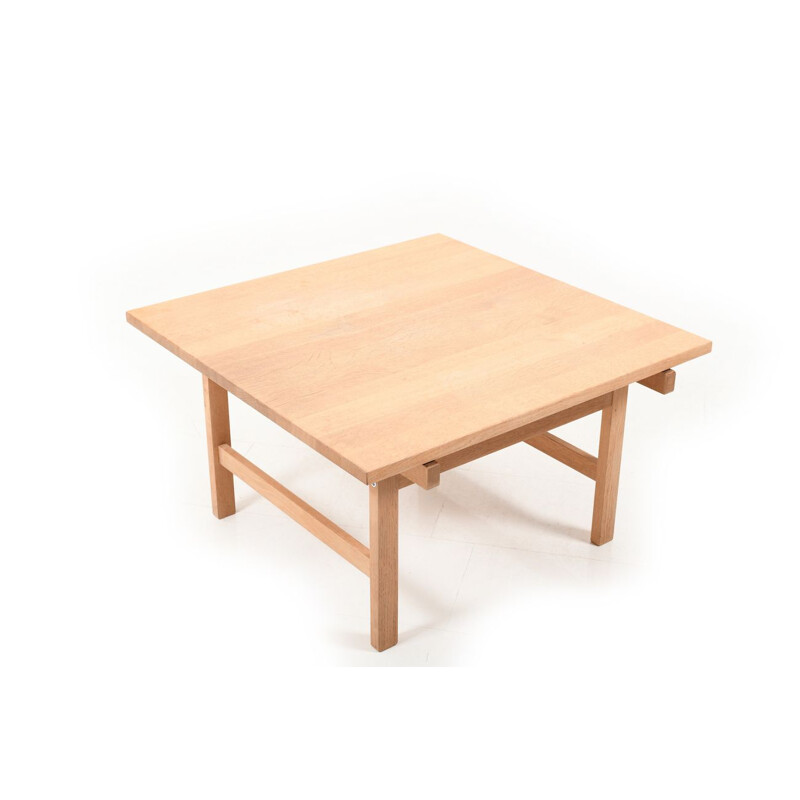 Vintage Side Table in solid Oak by Hans J. Wegner