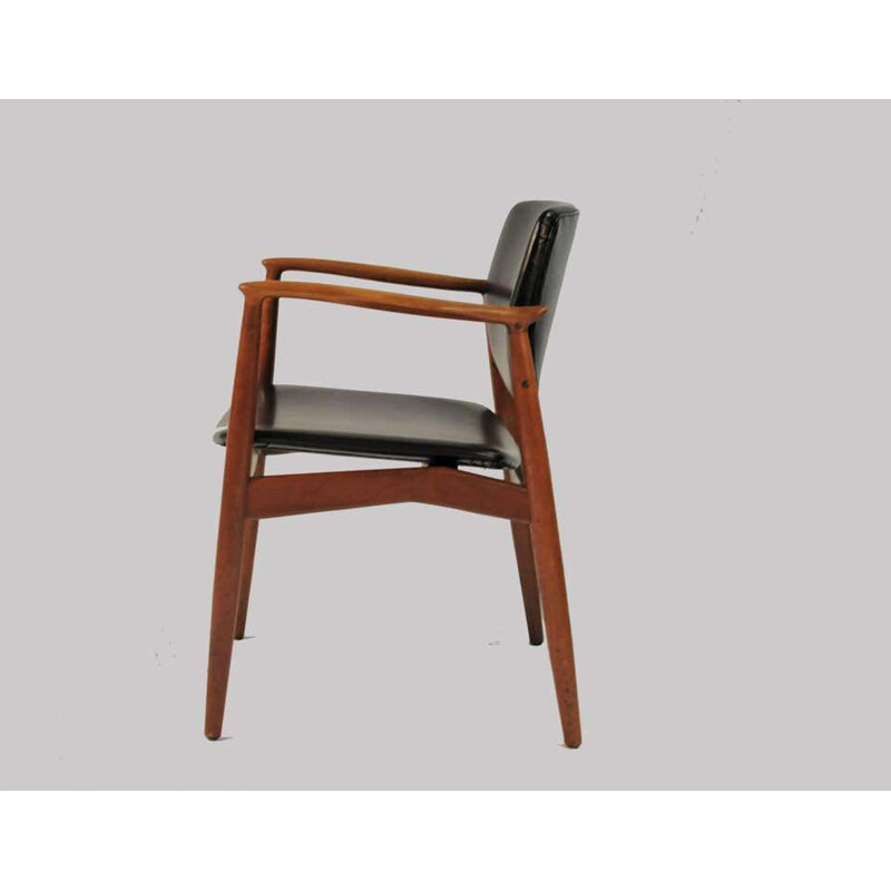 Vintage Model 67 Armchair in Teak and Leather, Orum Mobelfabrik Erik Buch 1960s