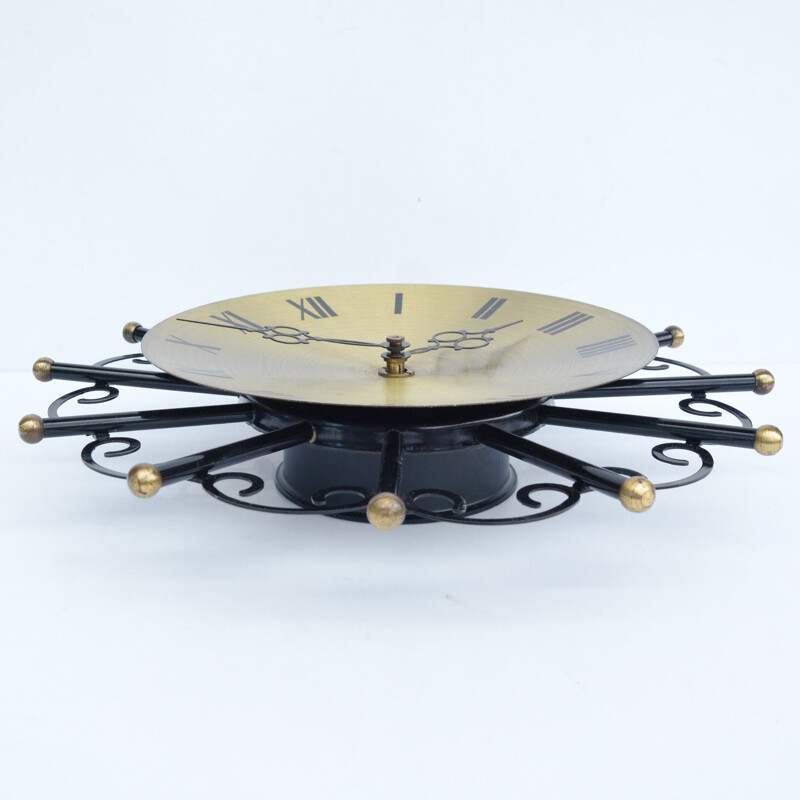 Horloge vintage mécanique suspendue, type Sun, UPG Halle, Allemagne, 1970