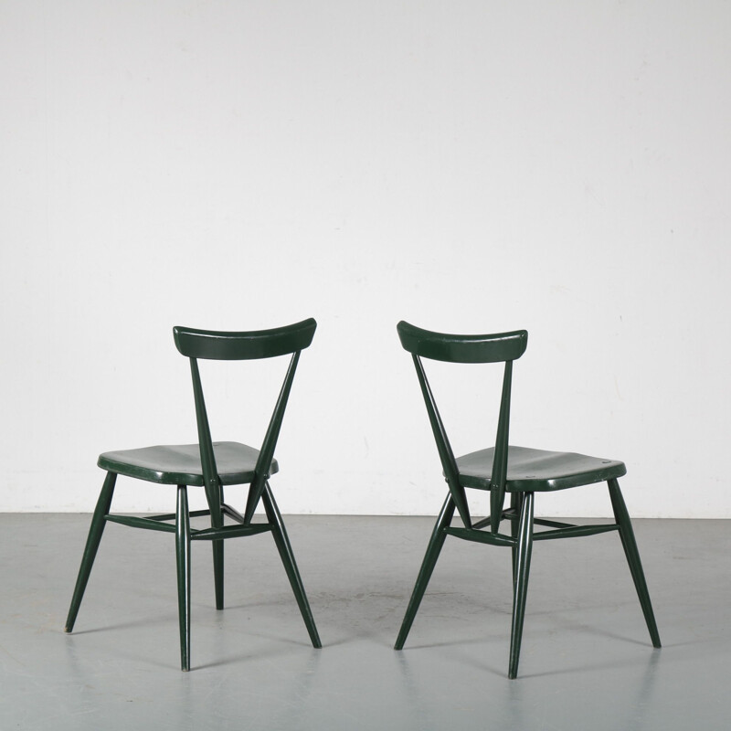 Pair of Vintage Chairs by Lucian Ercolani for Ercol in the United Kingdom 1950