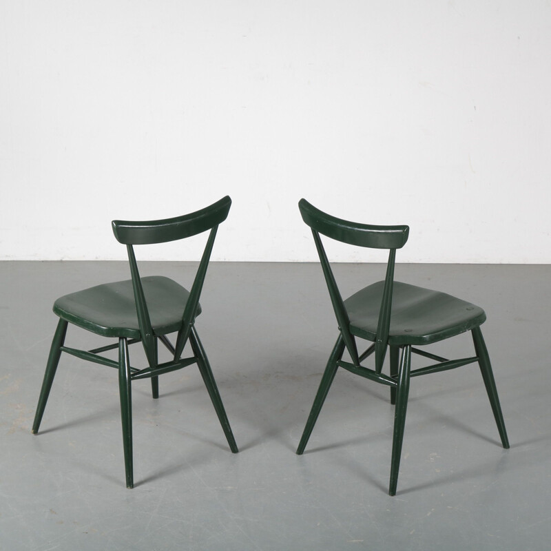 Pair of Vintage Chairs by Lucian Ercolani for Ercol in the United Kingdom 1950