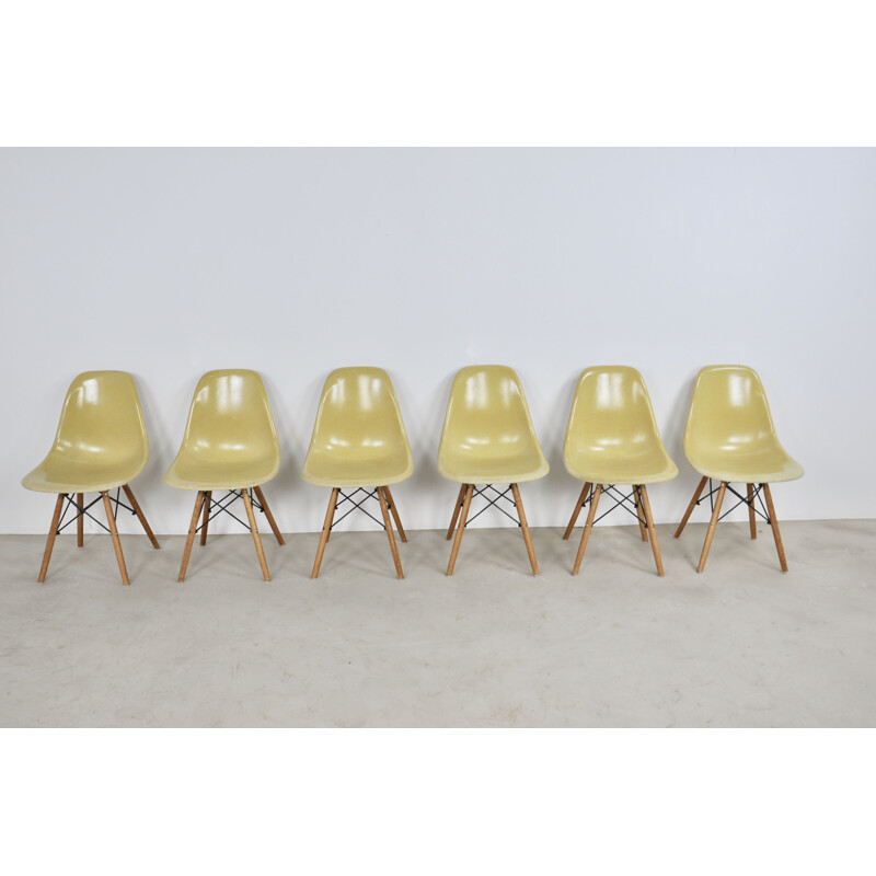 Series of 6 DSW chairs by Charles and Ray Eames for Herman Miller, 1970s