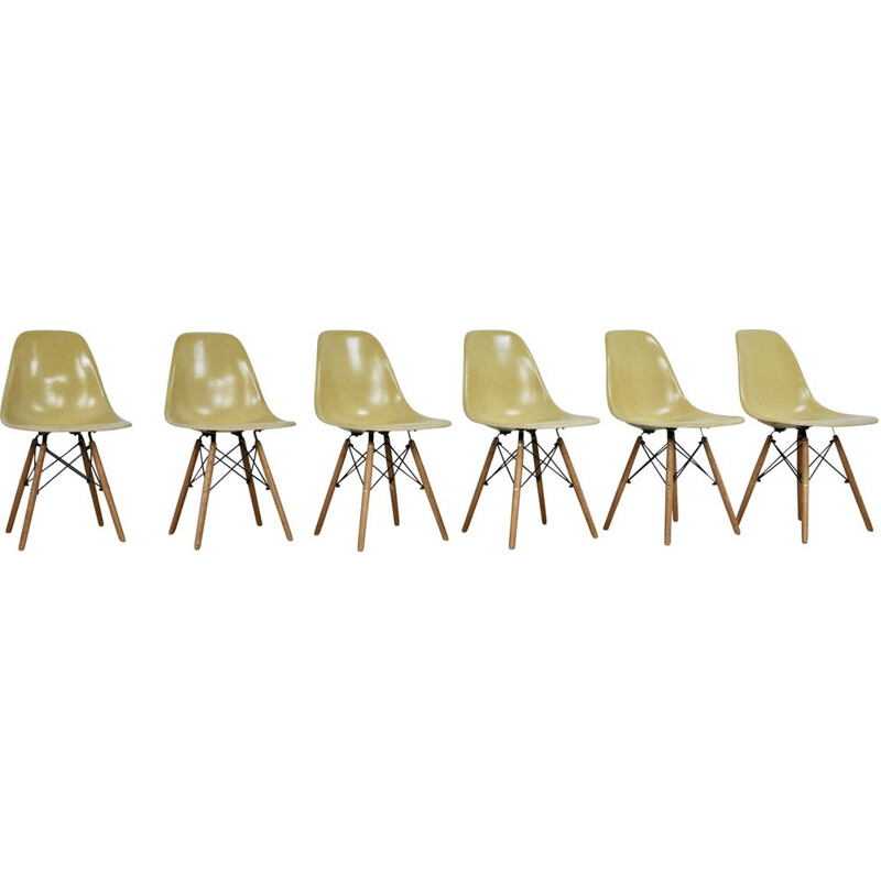 Series of 6 DSW chairs by Charles and Ray Eames for Herman Miller, 1970s