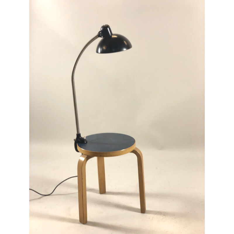 Lampe Kaiser Idell noire abat-jour en métal noir