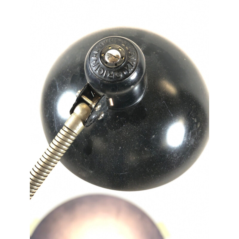 Lampe vintage  Kaiser Idell noire abat-jour en métal noir