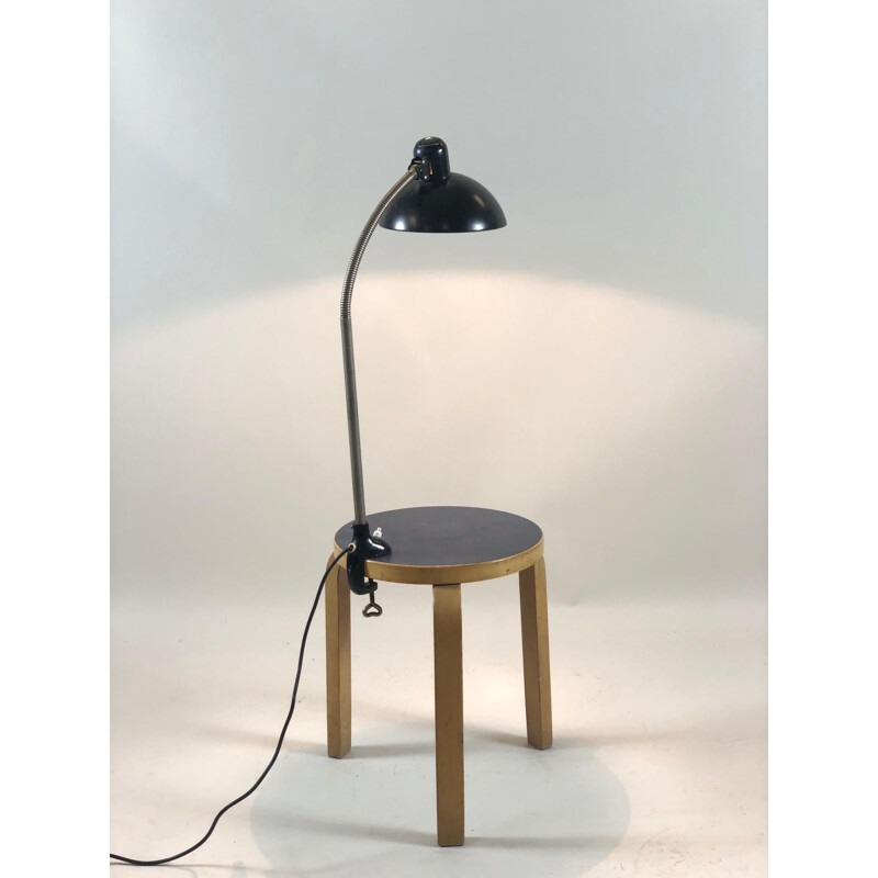 Lampe Kaiser Idell noire abat-jour en métal noir