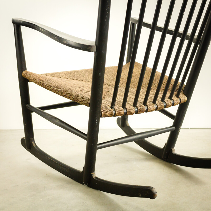 FDB Møbler J16 rocking chair in wood and rope, Hans WEGNER - 1940s