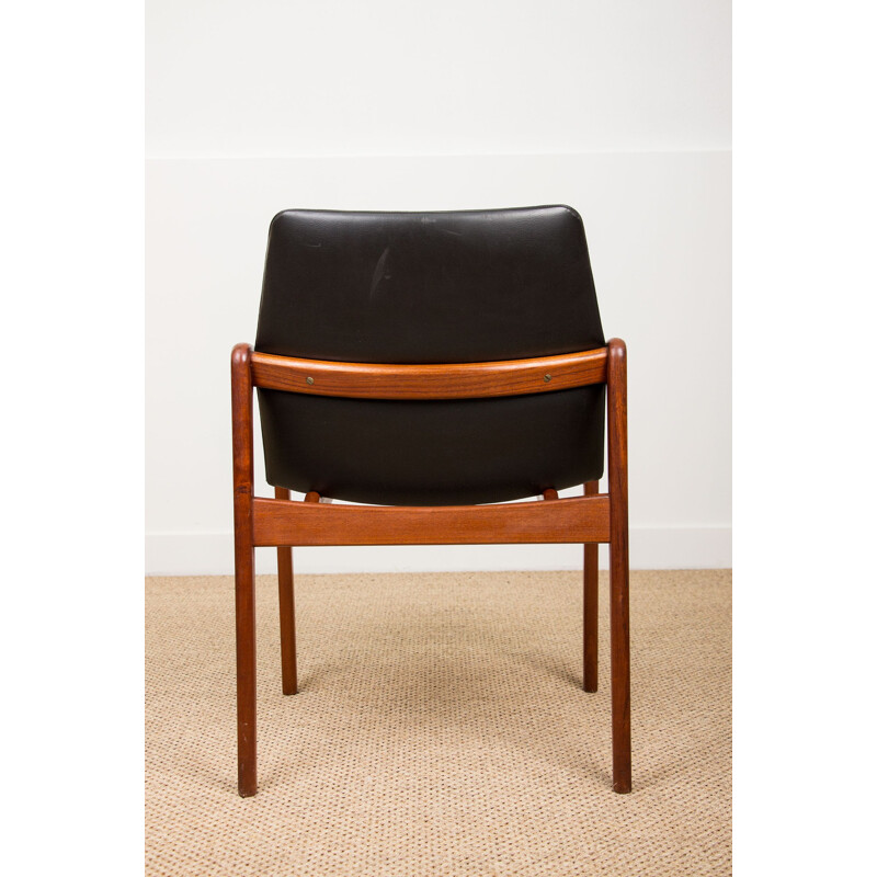 Fauteuil salon ou bureau vintage en Teck modèle 23 par Henning Kjaernulf Danois 1960