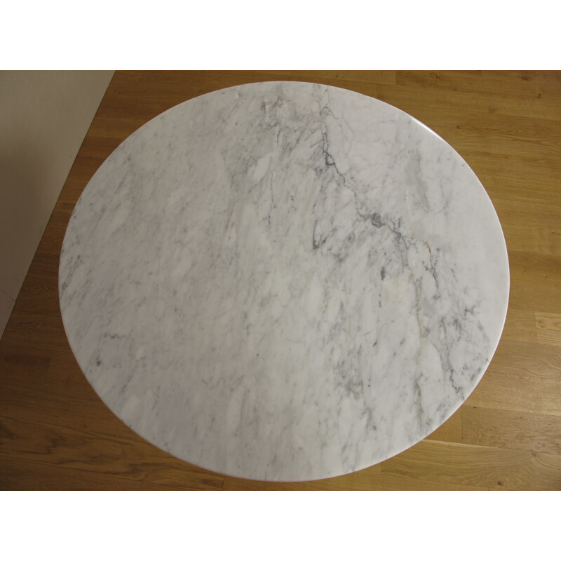 Knoll "Tulip" table in Carrara marble, Eero SAARINEN - 1970s