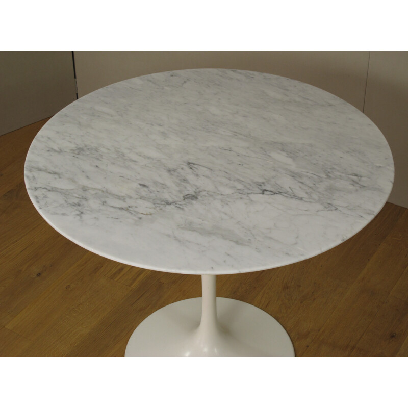 Knoll "Tulip" table in Carrara marble, Eero SAARINEN - 1970s