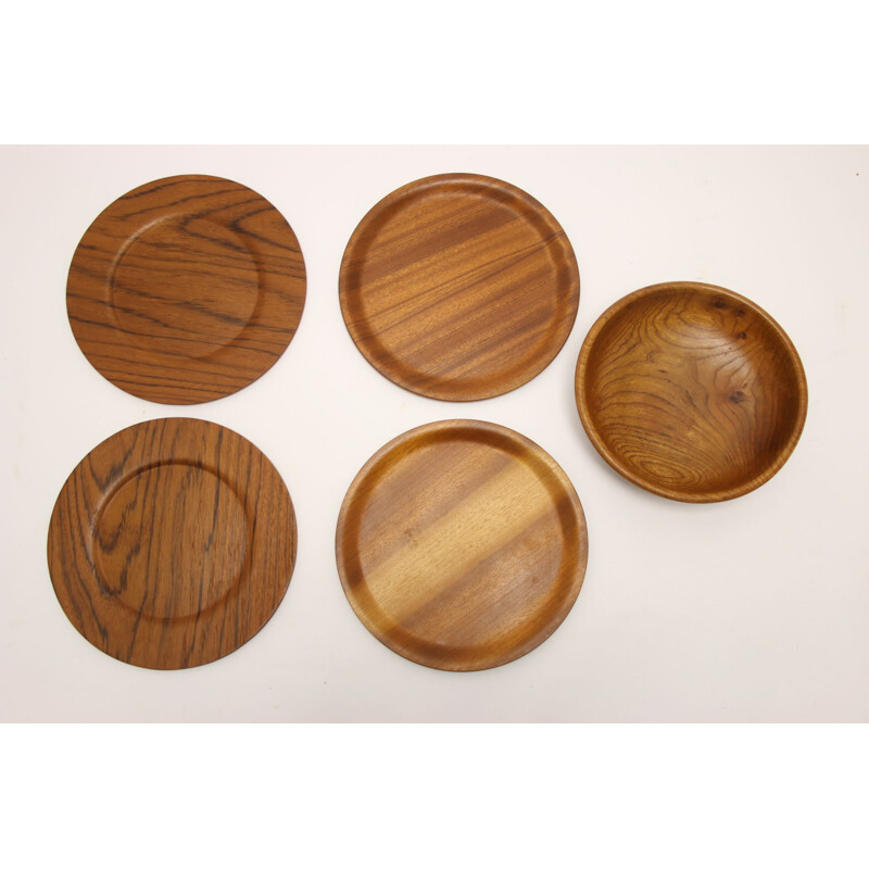 Set of 4 teak bottom plates with scale Scandinavia