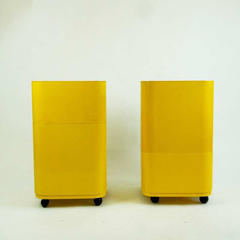 Paire de chariots de bar vintage Componibili jaune par Anna Castelli pour Kartell