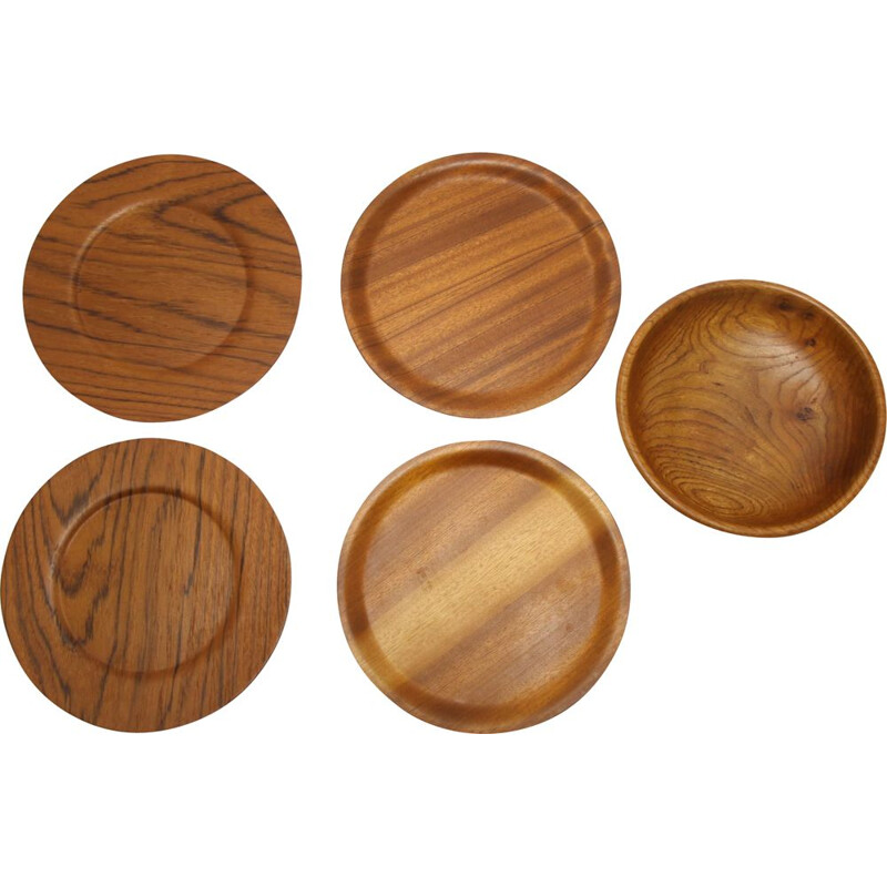 Set of 4 teak bottom plates with scale Scandinavia