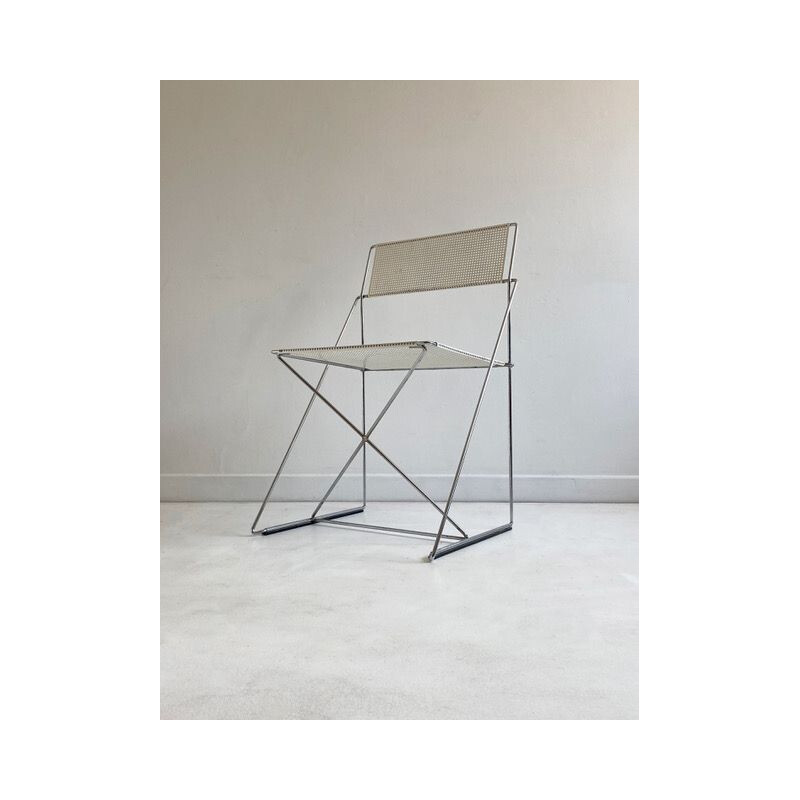 Chaise empilable Vintage Postmodern White 'X-Line' de N.J. Haugesen 1970