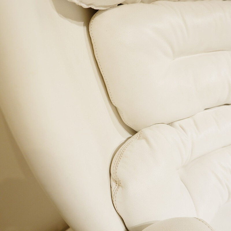 Vintage White Leather 'ELDA' Armchair by Joe Colombo 1970