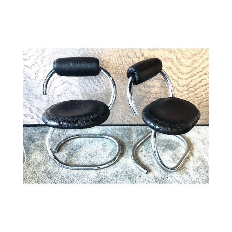 Set of 4 vintage cobra chairs 1st edition 