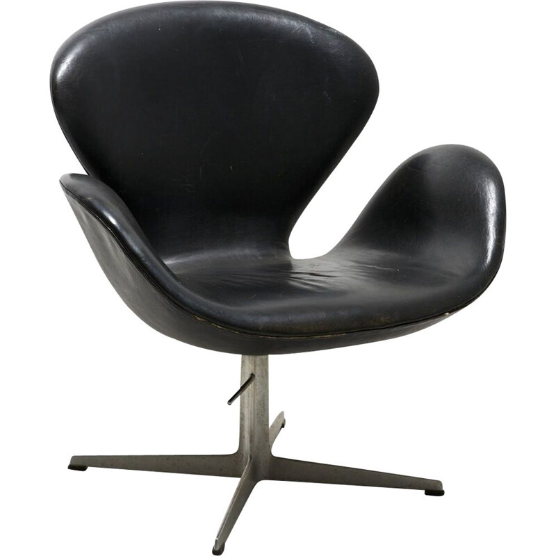 Vintage 'Swan' Lounge Chair in Black Leather by Arne Jacobsen for Fritz Hansen - 1958